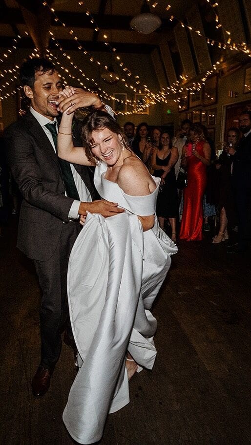 Rachel & Remi  I choose honest moments over polished poses. That’s where the day really lives, not in something rehearsed or fixed. #weddingphotographer #documentaryweddingphotographer #londonwedding